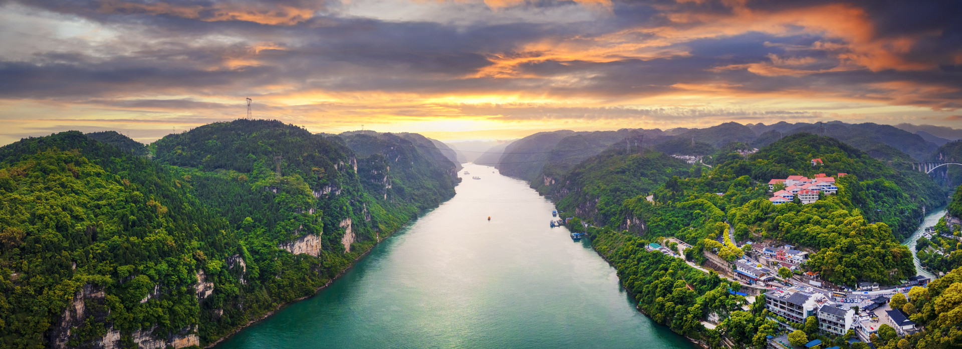 攝圖網_501754376_banner_湖北宜昌長江三峽西陵峽景區三游洞（企業商用）.jpg