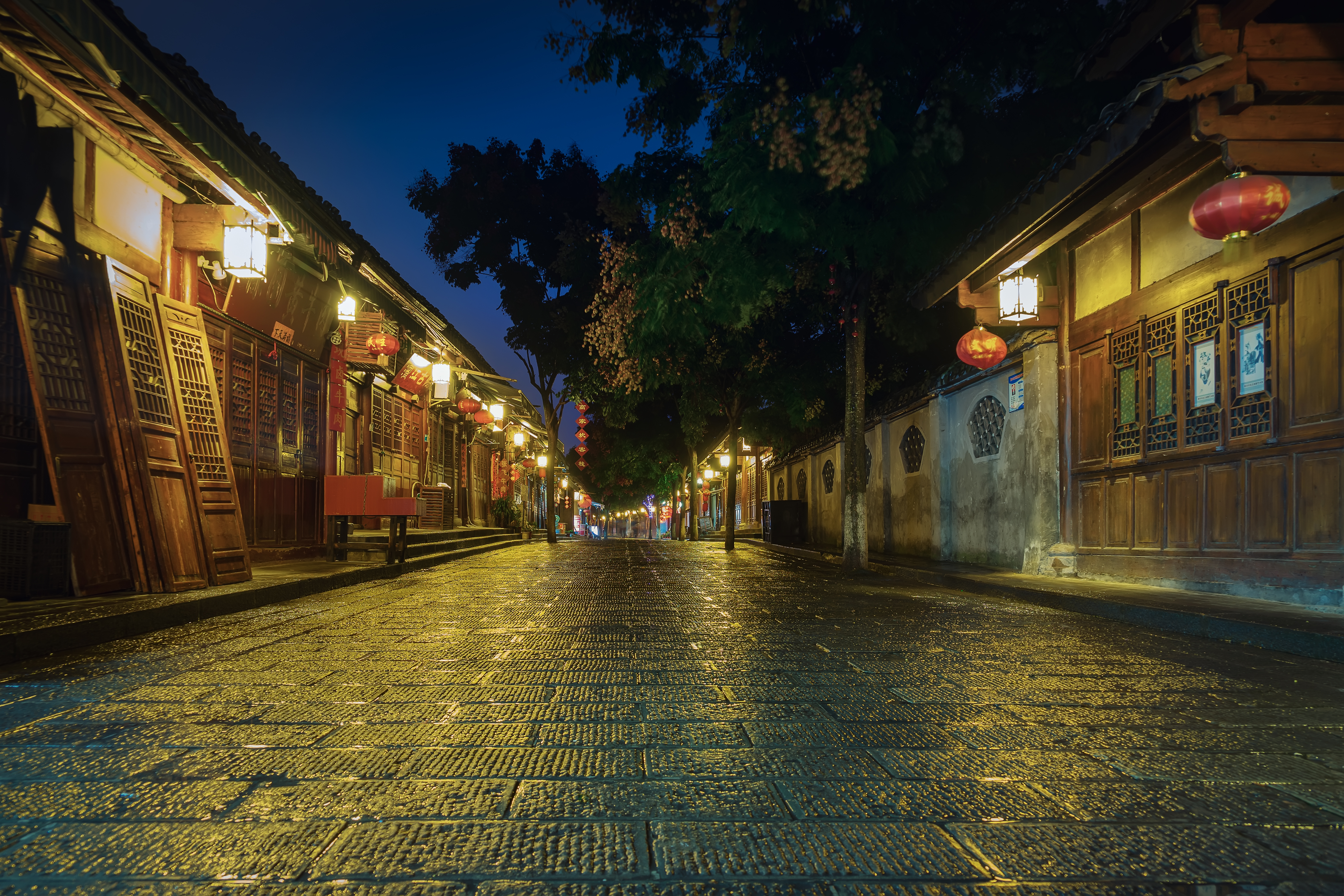 攝圖網(wǎng)_500756454_四川閬中古城夜晚街景（企業(yè)商用）.jpg